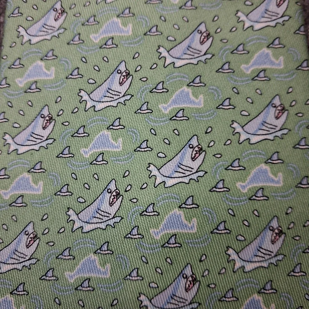Vineyard Vines Mens Silk Tie Green Shark Boston Big Game Fishing Club Nautical